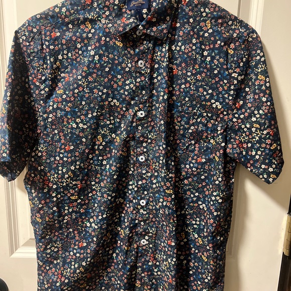 Good Man Brand Medium Shirt Short Sleeve Button Front Floral Print Pocket Floral - Picture 3 of 7